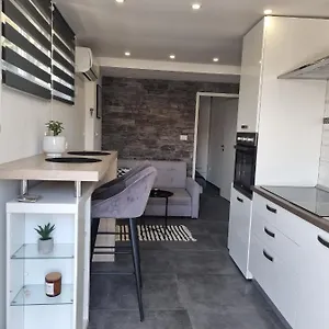 apartman-grzetic.primorje-gorskikotar.com/